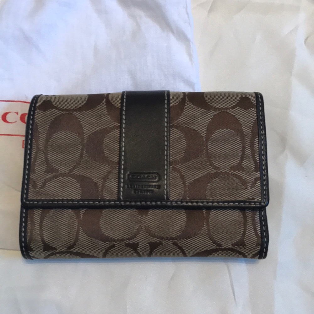 Signature C Coach wallet