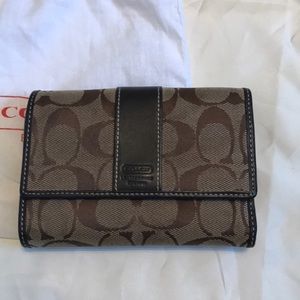 Signature C Coach wallet