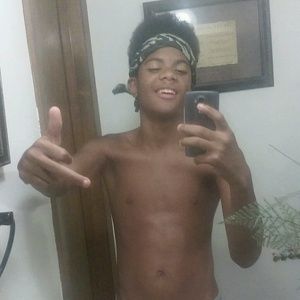 Meet your Posher, Carlos