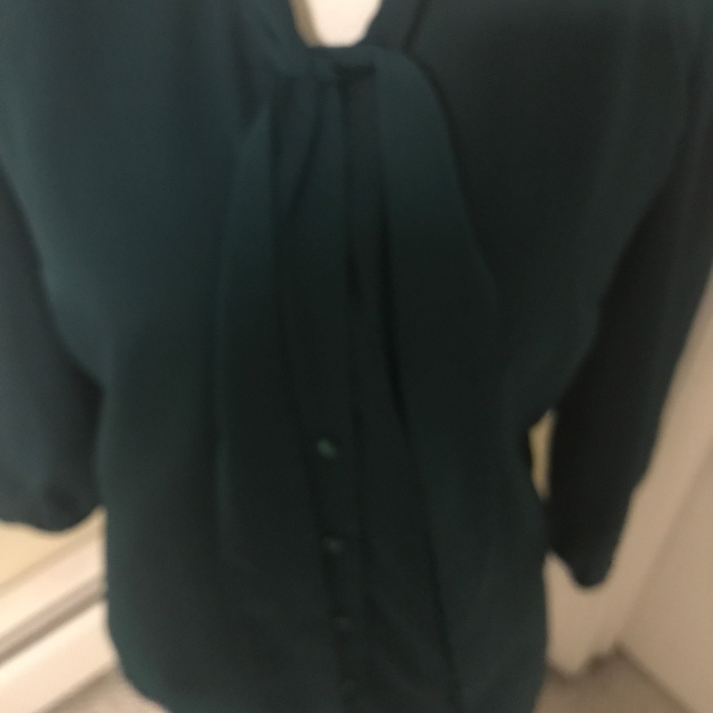 The limited Blouse - Picture 2 of 3