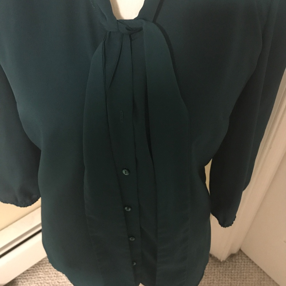 The limited Blouse - Picture 3 of 3