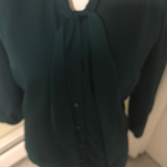 The limited Blouse - Picture 2 of 3