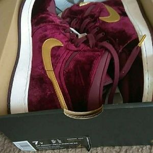 Velvet 1s
