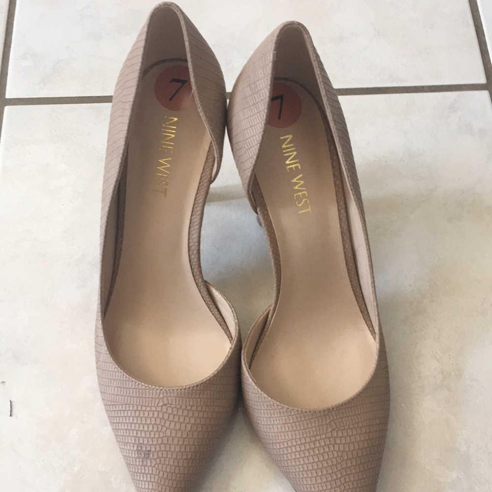 Nine West Nude Pumps New Never Worn