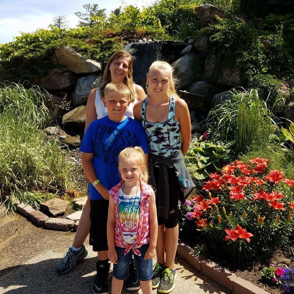 Meet your Posher, Jessica - Picture 1 of 1