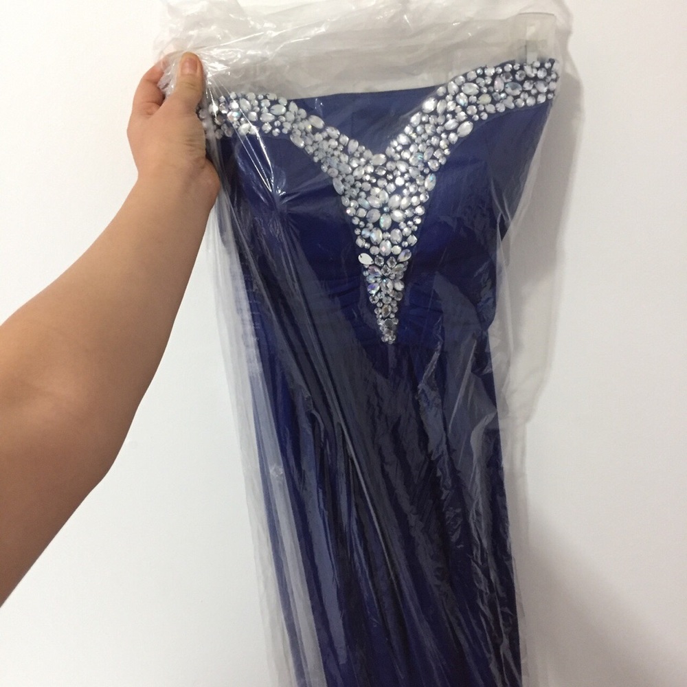 BLUE STRAPLESS PROM DRESS