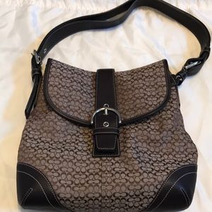 Signature C Coach shoulder bag