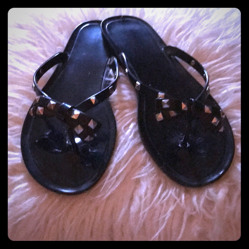 Beautiful Black studded sandals !!! 🌺