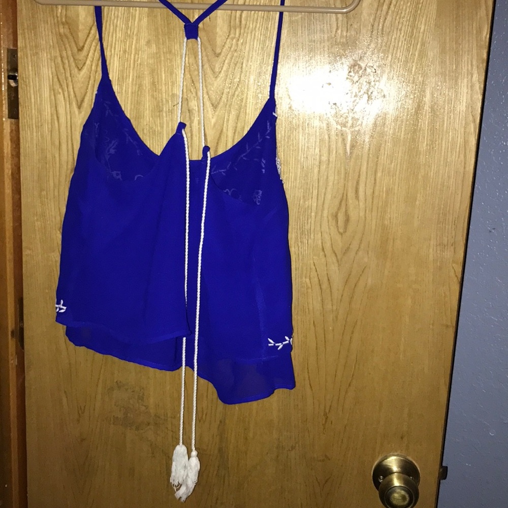 Charlotte Russe Blue Crop Top Floral - Picture 2 of 3