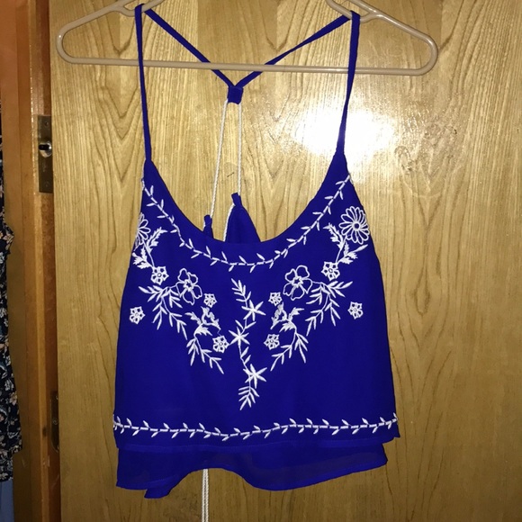 Charlotte Russe Tops - Charlotte Russe Blue Crop Top Floral