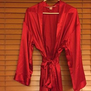 Cute Victoria's Secret robe. Like new.