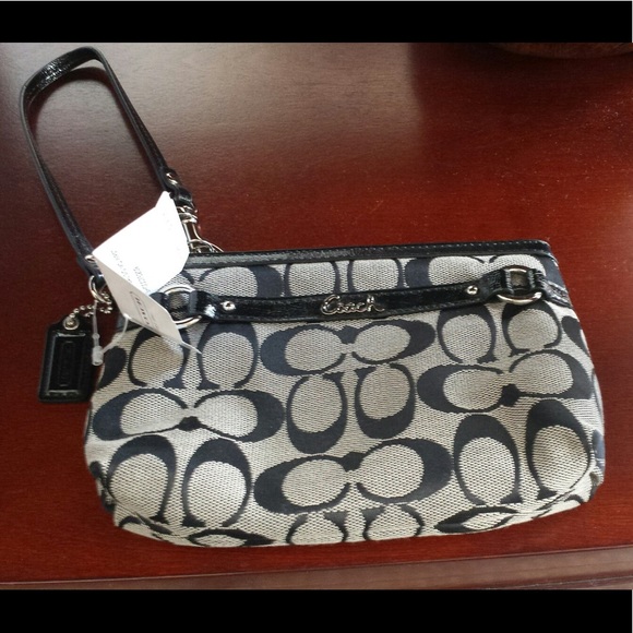 Coach Wristlet NWT - Picture 2 of 2