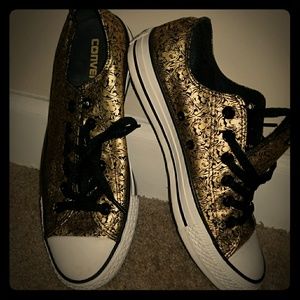 *Rare* Black & Gold Converse