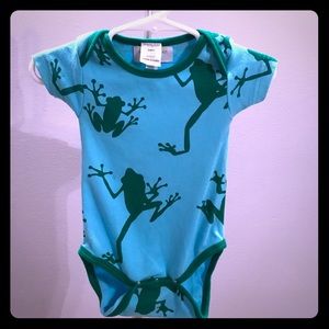 Organic cotton frog 🐸 onsie