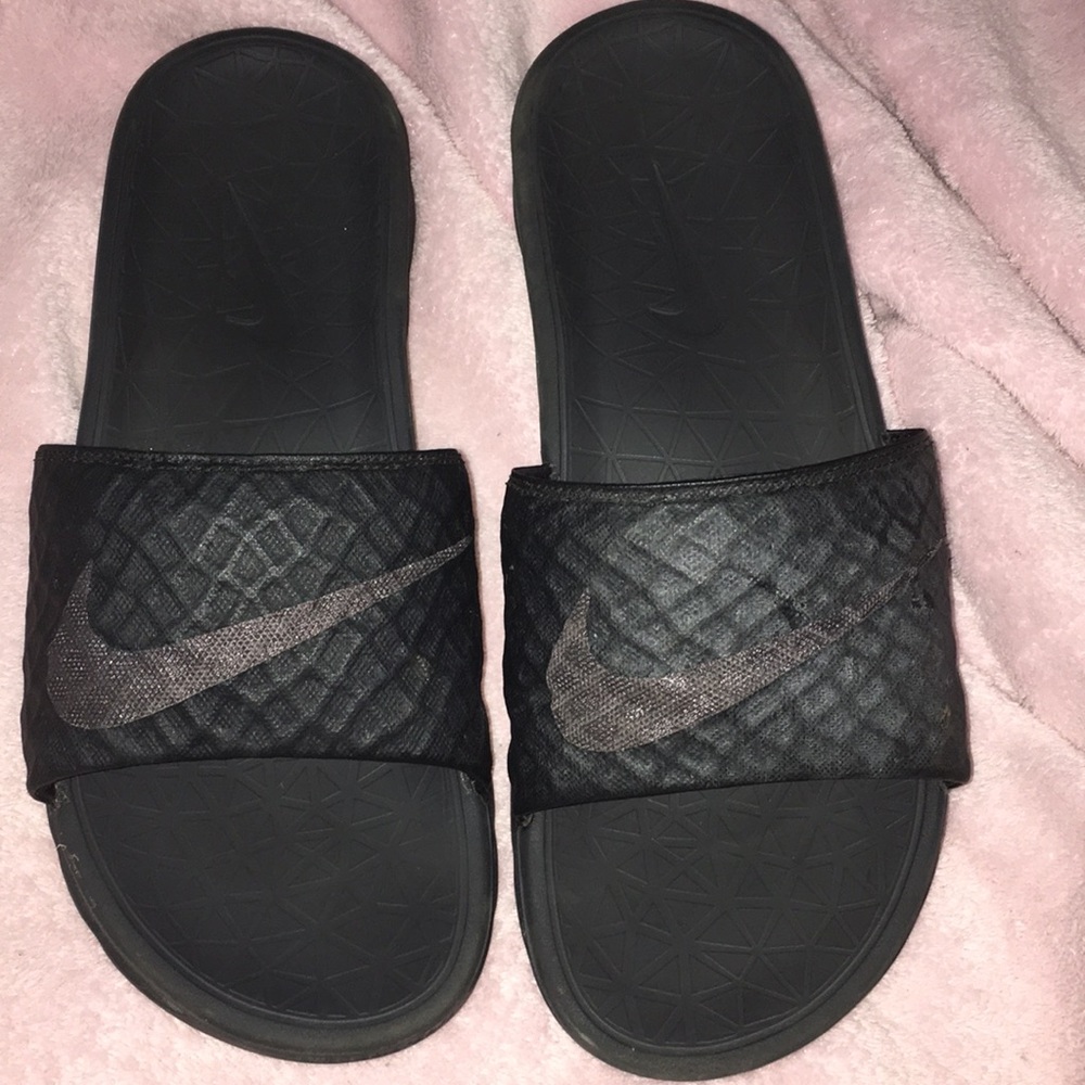 Black Nike Sandals