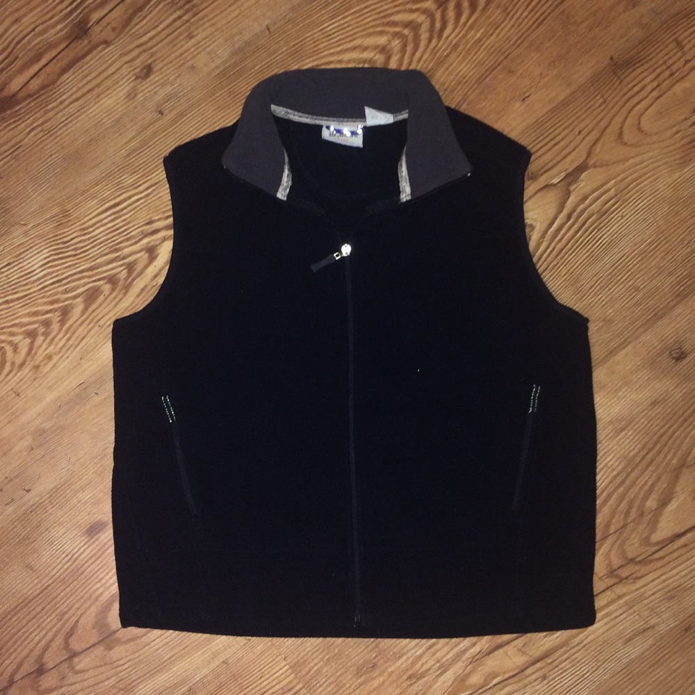Men's Black Fleece Zippered Vest, size Large