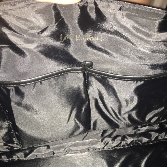 NWT BAG!Victoria's Secret Tote bag with hologram effect! Price REDUCTION - Picture 4 of 4