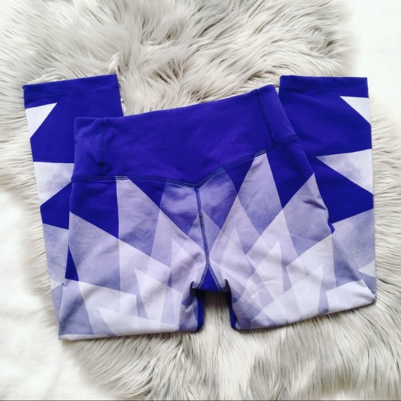 Nike Legendary Tight Waterglass Printed Legging - Picture 6 of 8