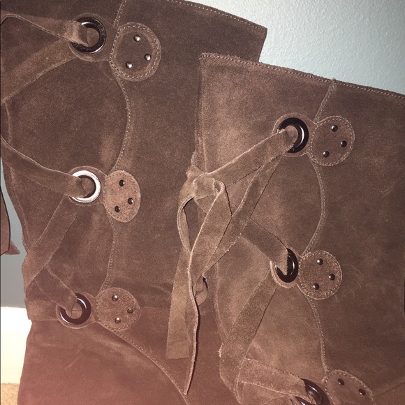 Shoes - Women's brown boots