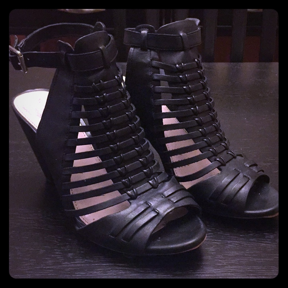 Vince Camuto Sandals