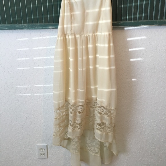 High low off white Lacey dress with tags - Picture 2 of 3