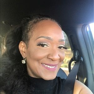 Meet your Posher, Cassandra