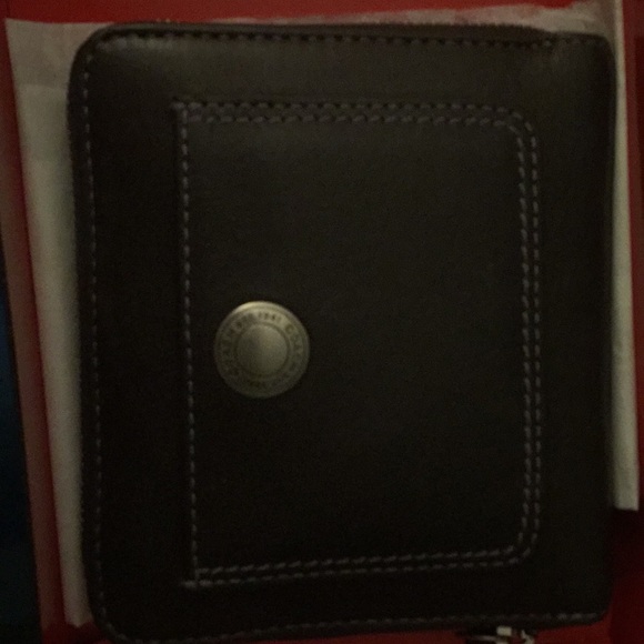 Coach wallet - brand new - Picture 2 of 8
