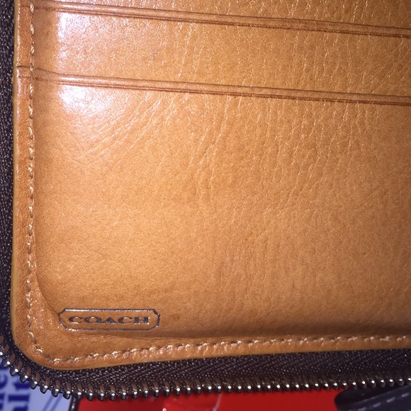 Coach wallet - brand new - Picture 6 of 8