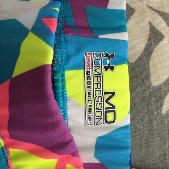 Multi colored under Armour spandex compression - Picture 2 of 2