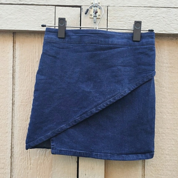 Brandy Melville Dresses & Skirts - RARE Brandy Melville Denim Audrey Skirt