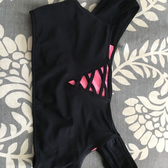 Victoria secret off the should swim top - Picture 2 of 2