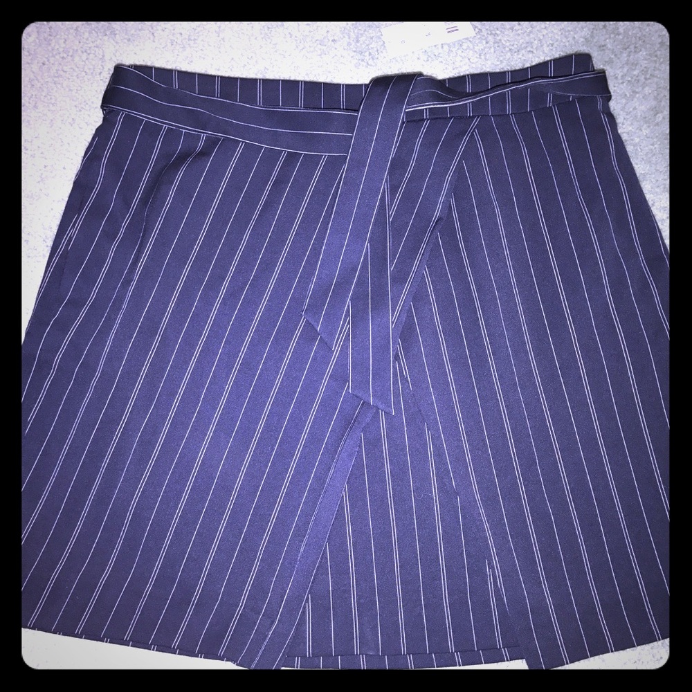Skirt - Picture 2 of 5