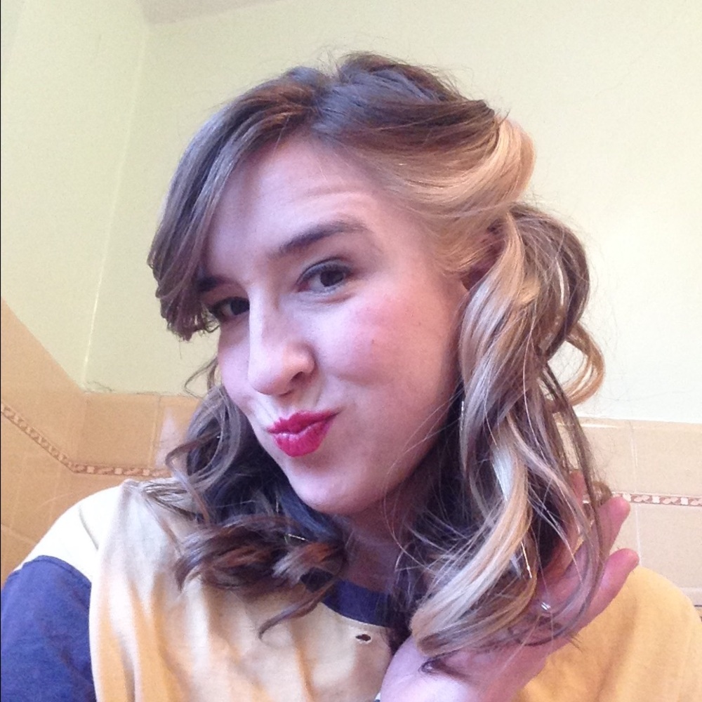 Meet your Posher, Clelia