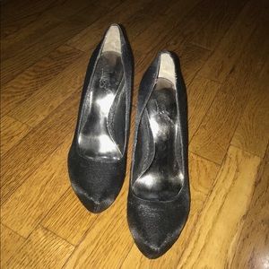 Carlos Santana black heels!