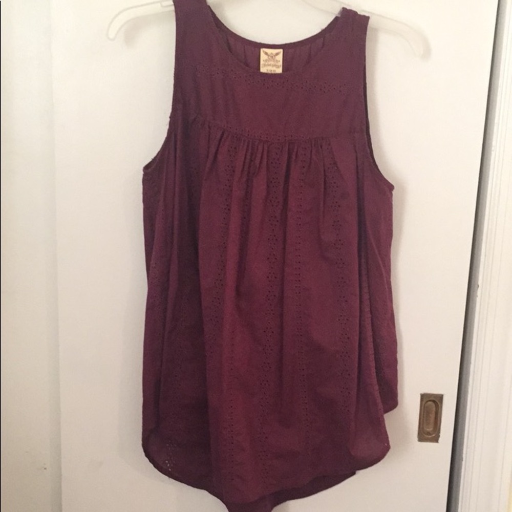 Burgundy sleeveless eyelet top