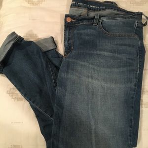OLD NAVY BOYFRIEND JEANS
