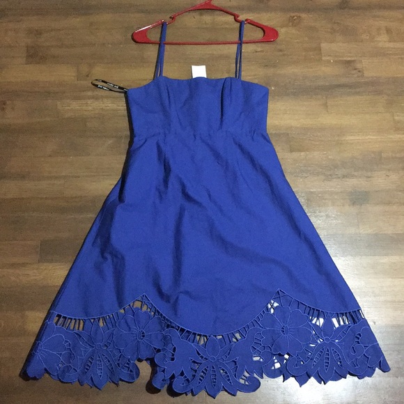 Betsey Johnson Dresses & Skirts - Betsey Johnson Flower cut-away dress!