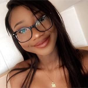 Meet your Posher, Cece