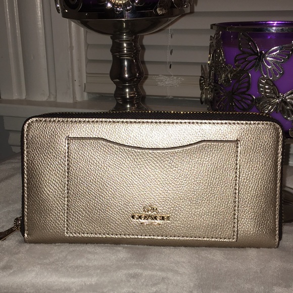 Coach Handbags - Coach wallet