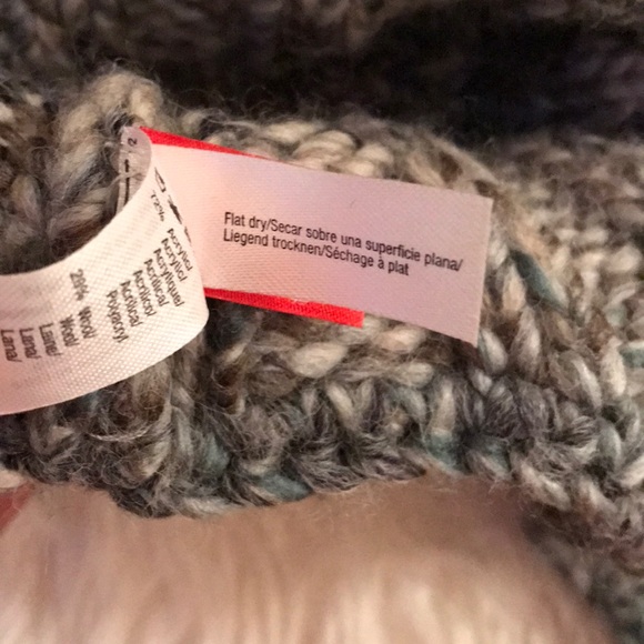 Esprit Gray Ski Hat - Picture 4 of 4