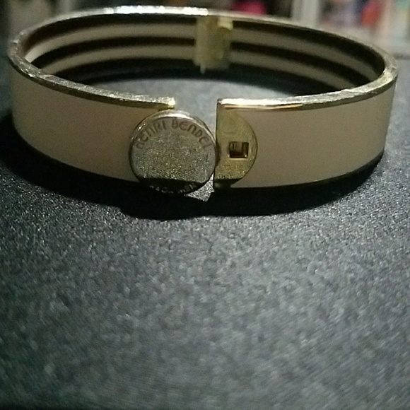 henri bendel Jewelry - Henri Bendel Bracelet henri bendel Jewelry - Henri Bendel Bracelet