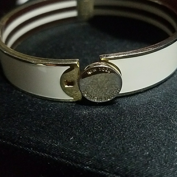 henri bendel Jewelry - Henri Bendel Bracelet henri bendel Jewelry - Henri Bendel Bracelet