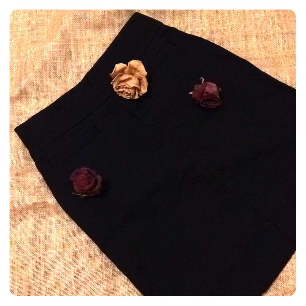 GAP stretch knee-length black skirt