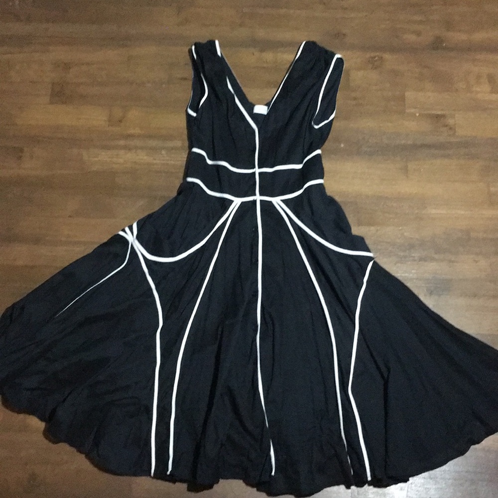 Calvin Klein dress with pockets! Beautiful line!