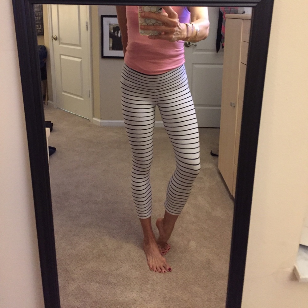 Lululemon Quiet Stripes Wunder Under Size 4 - Picture 2 of 7