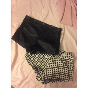 STYLISH feminine shorts!💕 Lot of 2! XS!!❤❤