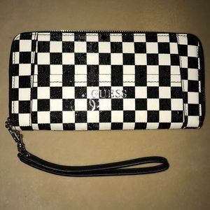 Guess Delaney Wristlet/Wallet