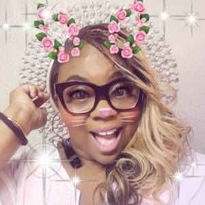 Meet your Posher, Dionne