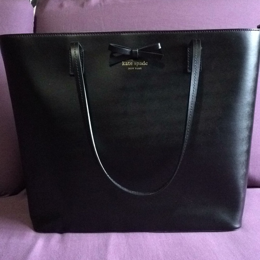 Kate Spade ♠️ Black leather ♠️ purse 👛