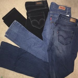 BUNDLE: FOUR pairs of Levi Jeans!